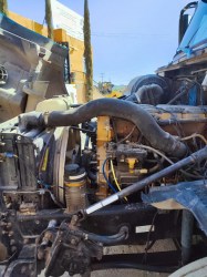 TRACTOCAMION- VOLVO- VNL64T-4244-8
